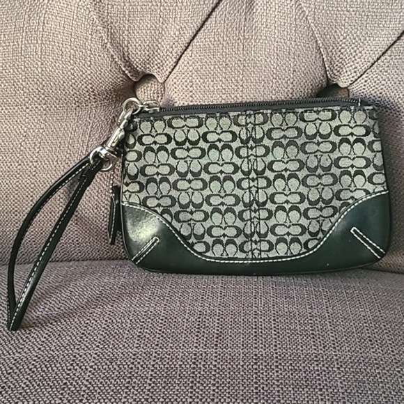 Coach - Signature monogram bucket bag and wristlet set - Picture 14 of 17